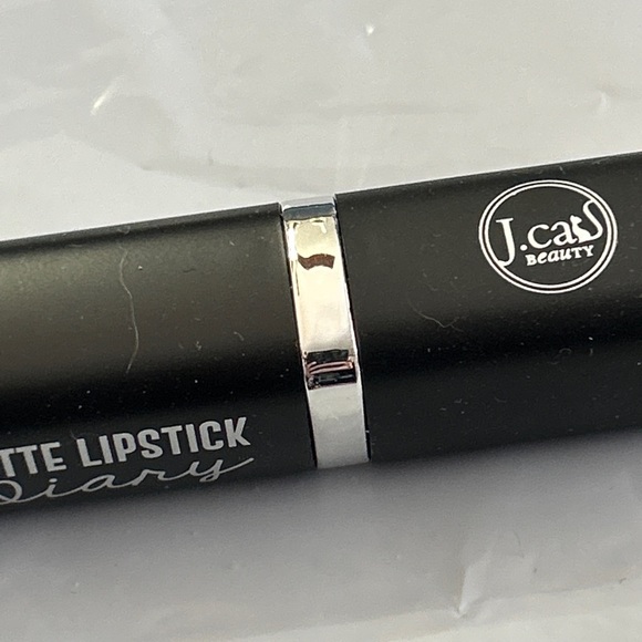 J. Cat Beauty Matte Lipstick Diary MLD106 Oh my, I'm Going new (coral) - Picture 8 of 8